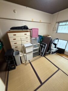 不用品の置いてある部屋