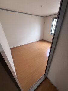 【厚木市の不用品回収事例】2tトラック積み放題＋片付けオプション｜買取後116,400円（税込）